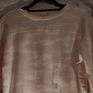 Nwt M beige/pinkish camo long sleeve top very soft material
